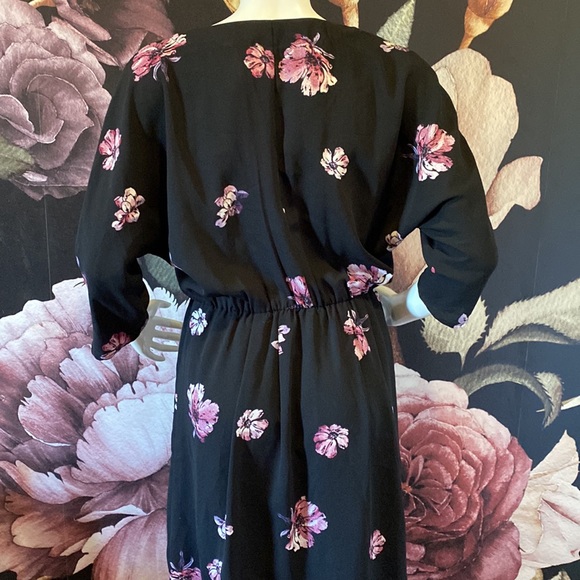 Floral Black & Purple Dynamite Dress - Picture 5 of 5